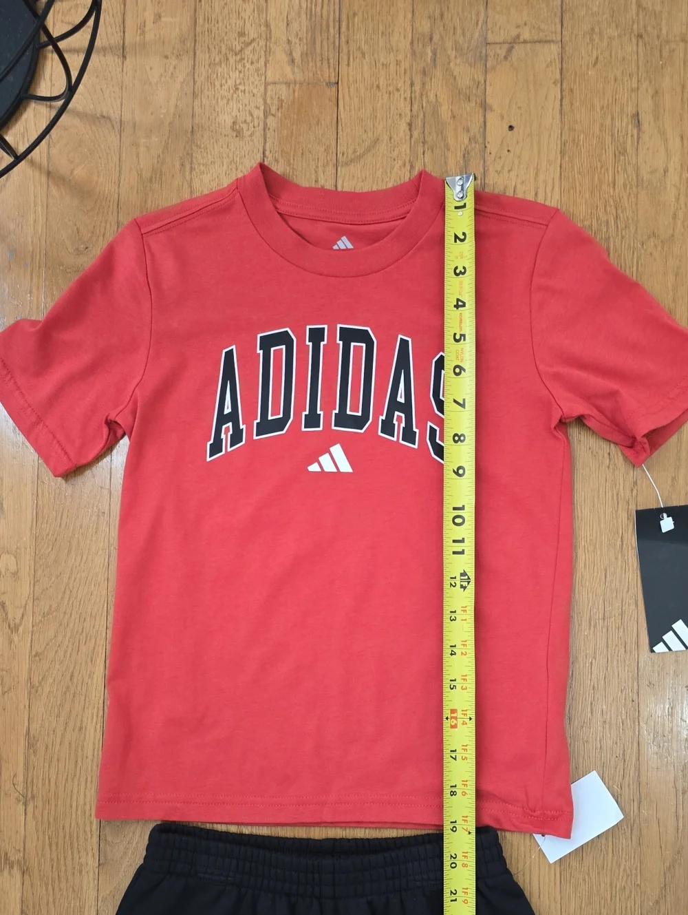 ADIDAS BRAND SIGNATURE BOYS RED & BLACK SHORT SLEEVE T-SHIRT &  PANTS SET SIZE 6